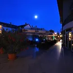 Amadeus Hotel
