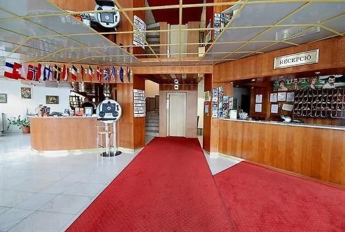 Amadeus 3* בודפשט