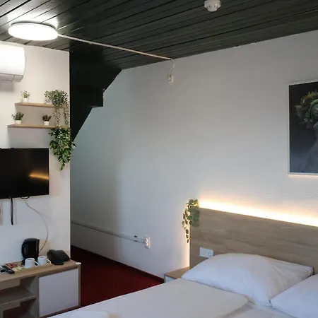 Amadeus Hotel