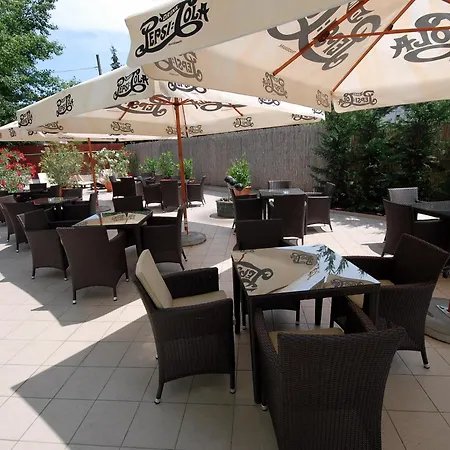 فندق Amadeus 3*