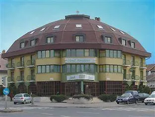 Amadeus Hotel 3*